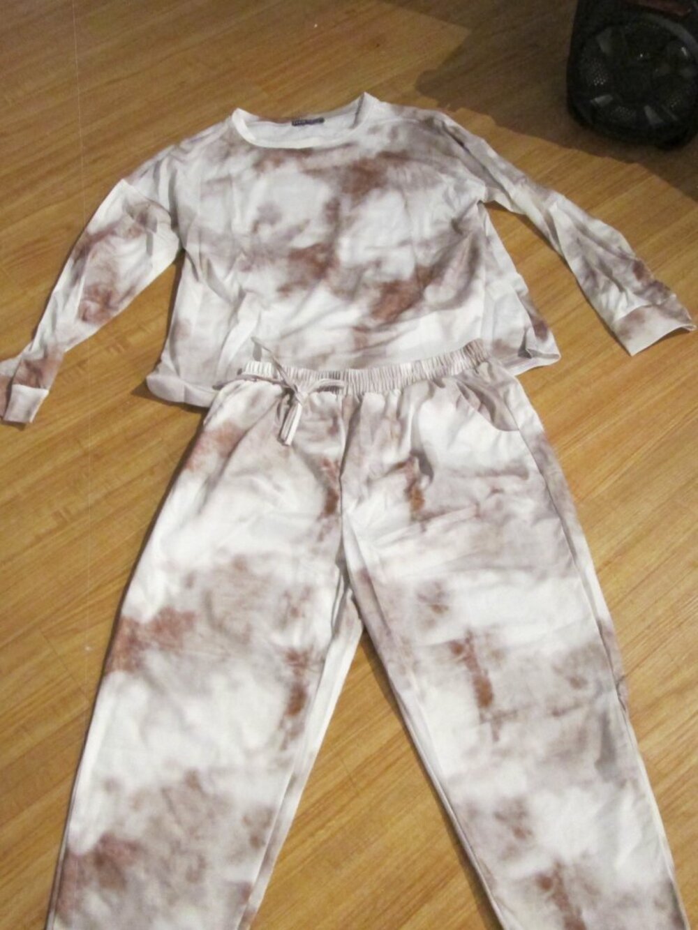 Women s sz Large Tie Dye Beige/white Pajamas Luxury pj's Cute set! long sleeve - Picture 1 of 10